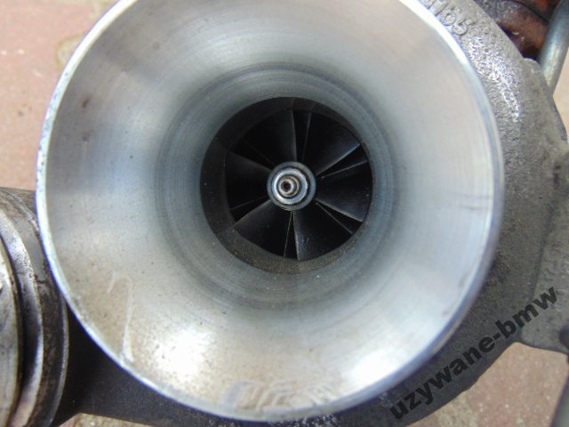 BMW 2.0d turbine TURBO compressor N47 7810189 GT1749V Product image