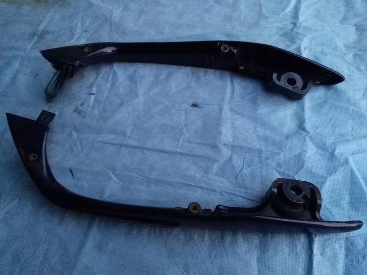 Λαβή SUZUKI BURGMAN 400 K2, λαβή συνοδηγού L/R Product image