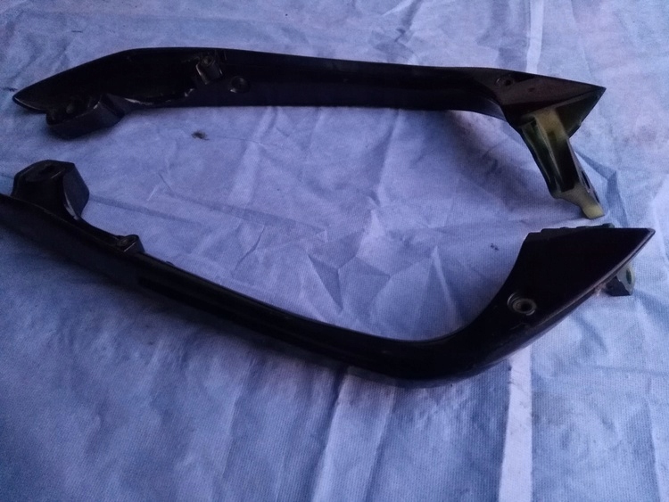 Λαβή SUZUKI BURGMAN 400 K2, λαβή συνοδηγού L/R Product image