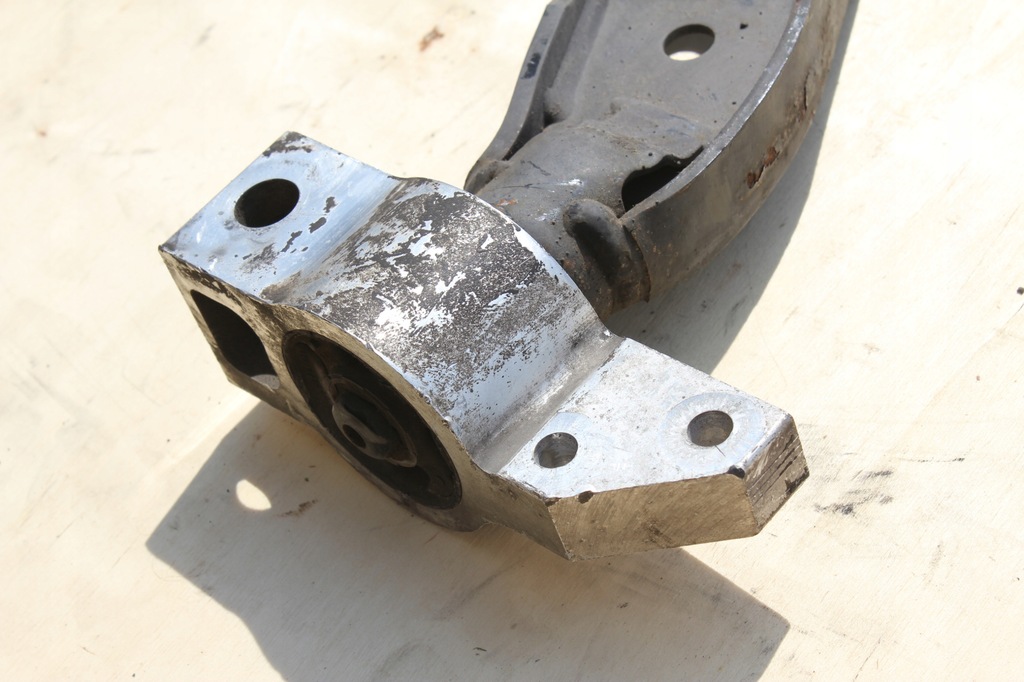 Μπροστινό αριστερό ψαλίδι VwAG 1K0407189E Product image