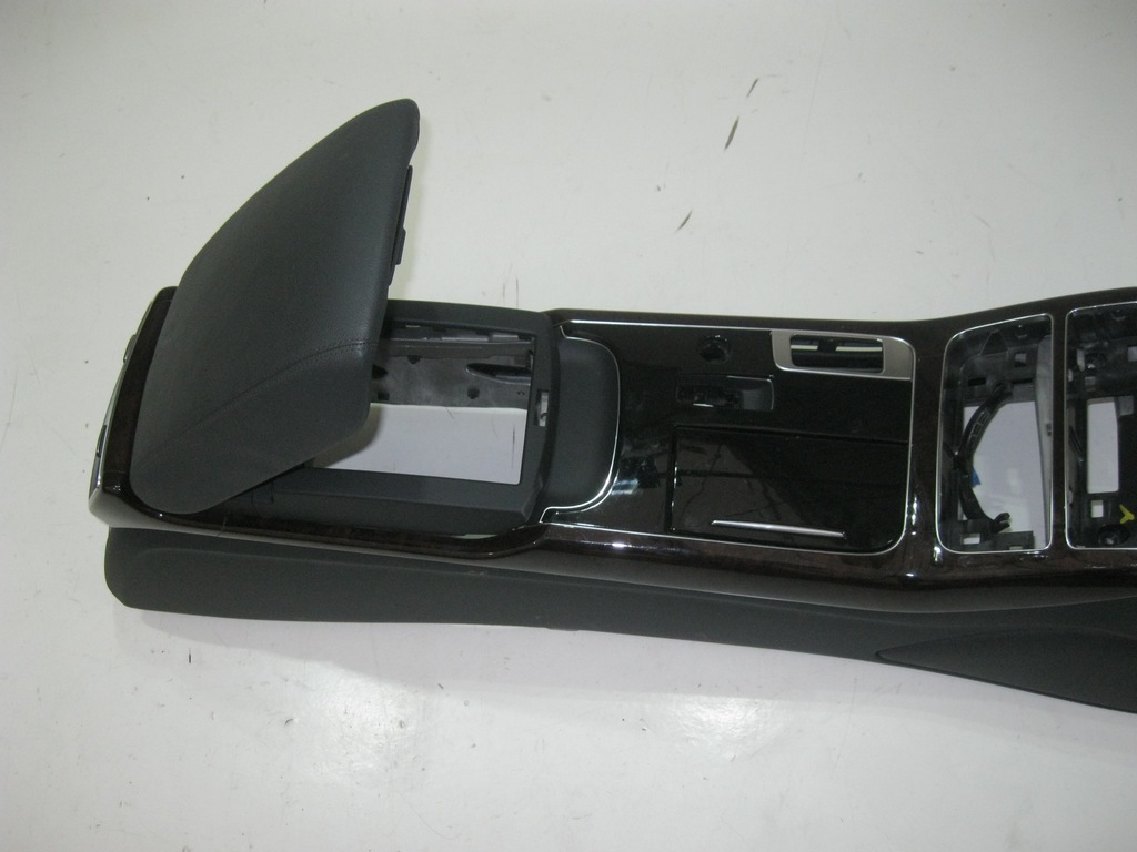 AUDI A8 4H CENTER TUNNEL ΒΡΑΧΙΟΝΙΟ ΔΕΡΜΑΤΙΝΟ ΜΑΥΡΟ Product image