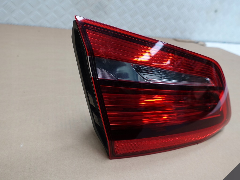 BMW 2 F45 ΑΝΑΒΑΤΉΡΑ LCI LED ΣΤΗΝ ΠΌΡΤΑ ΤΟΥ ΧΏΡΟΥ ΑΠΟΣΚΕΥΏΝ L Ή P Product image