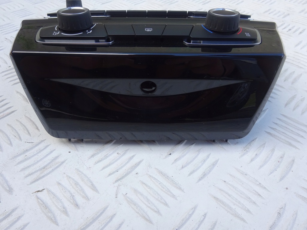 BMW F48 RADIO AIR CONDITIONING PANEL 9371457 Product image