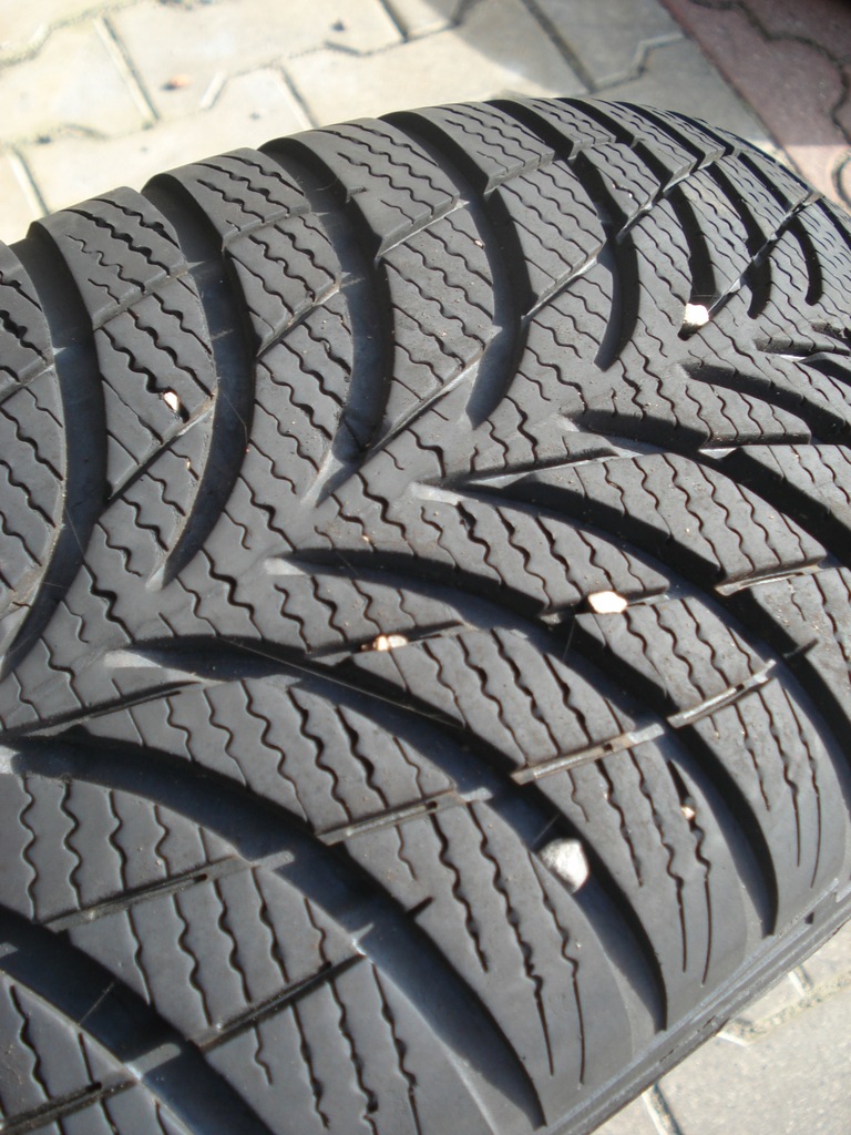1τεμ ΚΑΛΗ ΧΡΟΝΙΑ Ultra Grip 7+ 195/60/16 C 6,8mm Product image