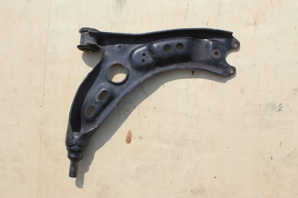 Μπροστινό αριστερό ψαλίδι VwAG 1K0407165C Product image