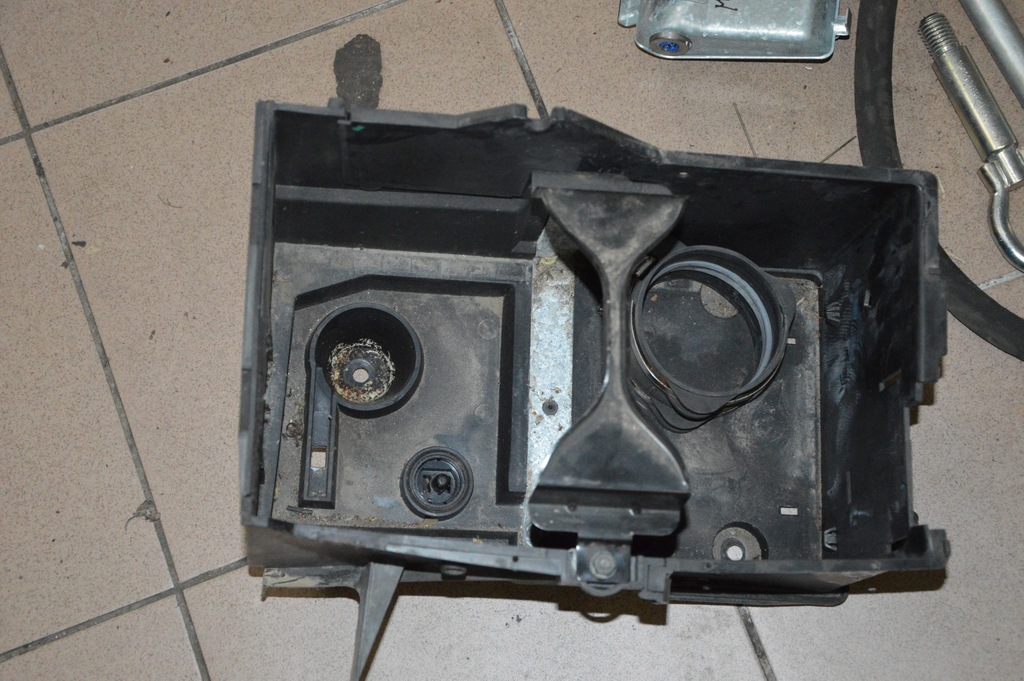 Θήκη μπαταρίας Volvo v50 Ford Focus II Product image