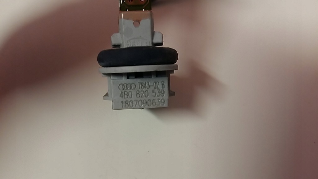 VW PASSAT B6 2.0 TDI ΑΙΣΘΗΤΗΡΑΣ ΘΕΡΜΟΚΡΑΣΙΑΣ 4B0820539 Product image
