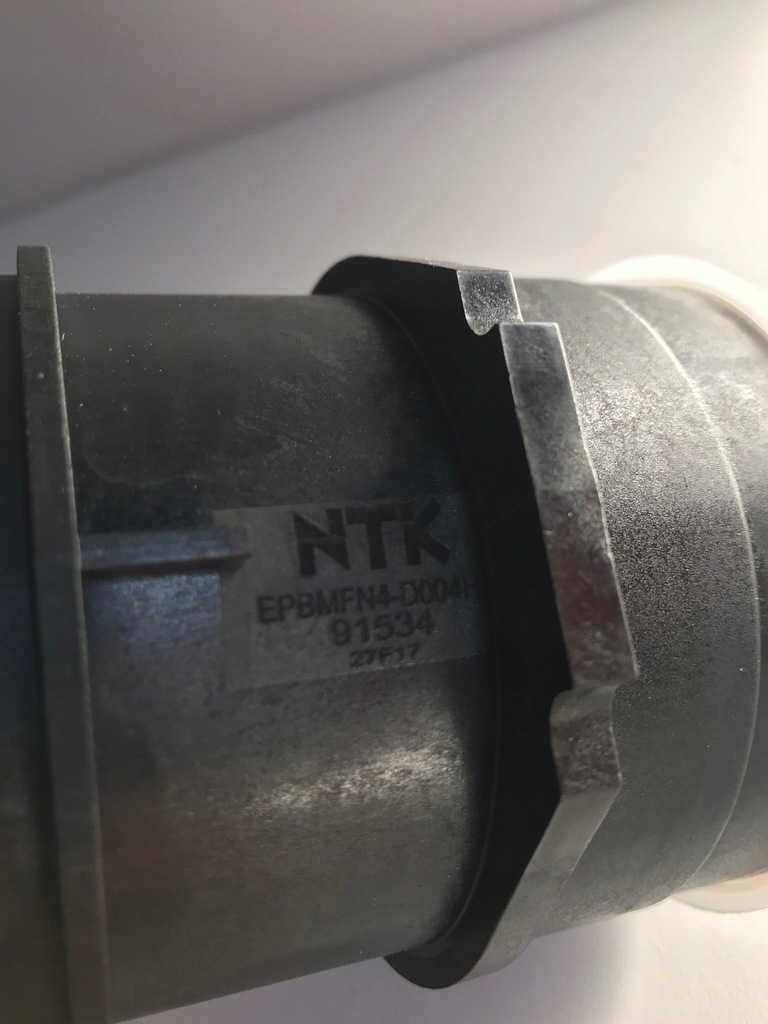 BMW E90 E91 E84 E82 2.0 D Μετρητής ροής αέρα 1362778743 NTK 91534 Product image