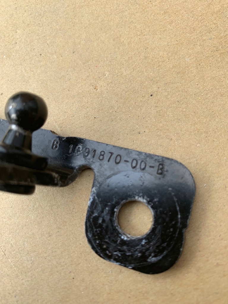 Βάση ενεργοποιητή καπό Tesla 3 1091870-00-B Product image
