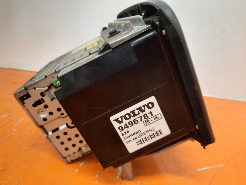 VOLVO S80 2.5D SEDAN 98-06 RADIO 9496564-1 Product image