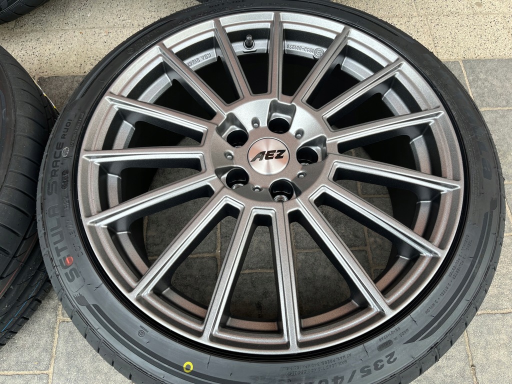 SKODA SUPERB 3 SUMMER WHEELS 235/40R19 AEZ NEW RIKEN Product image