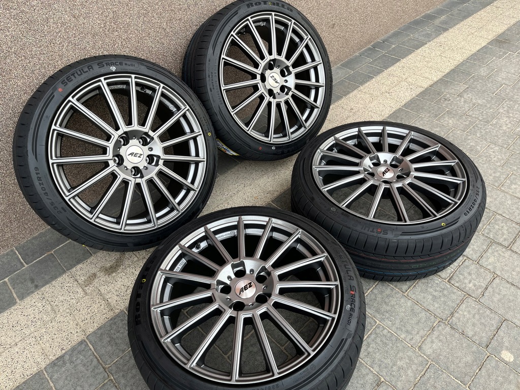 VW PASSAT B8 SUMMER WHEELS 235/40R19 AEZ NEW RIKEN Product image