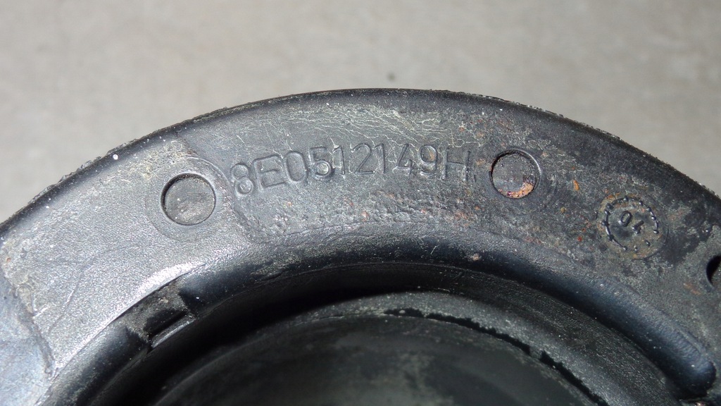 Πίσω κάλυμμα αμορτισέρ A6 S6 RS6 C5 8E0512149H Product image