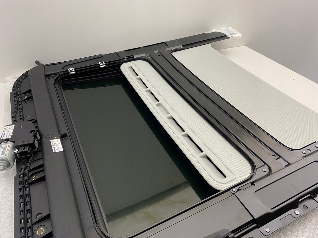 ΚΙΝΗΤΗΡΑΣ AUDI A5 8T SUN ROOF ROLER BEND 8T8877041E Product image