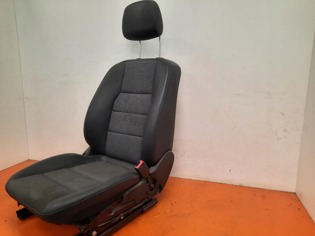 Mercedes C-Class το 204 07-14 κάθισμα επιβατών δεξιά 20420810 Product image