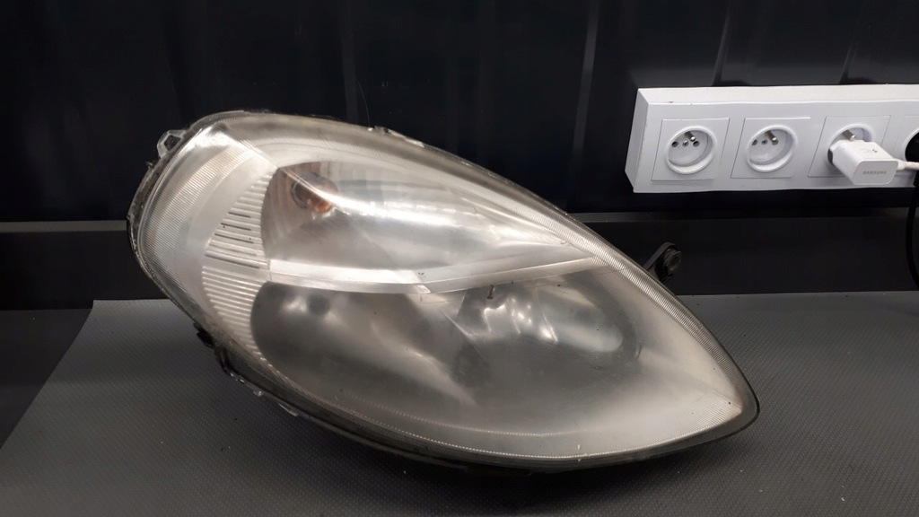 270532-00r Δεξιά Lancia Ypsilon II Hella Product image