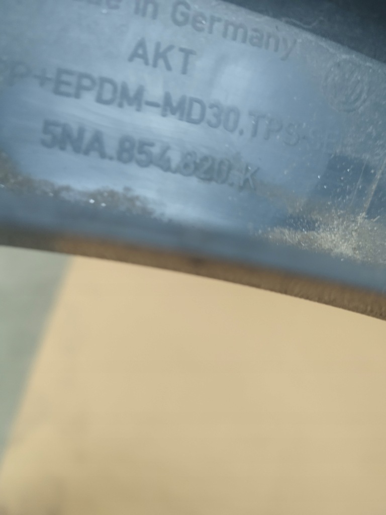 Fender Strip δεξιά πίσω VW Tiguan II R-Line 5NA854820K Product image