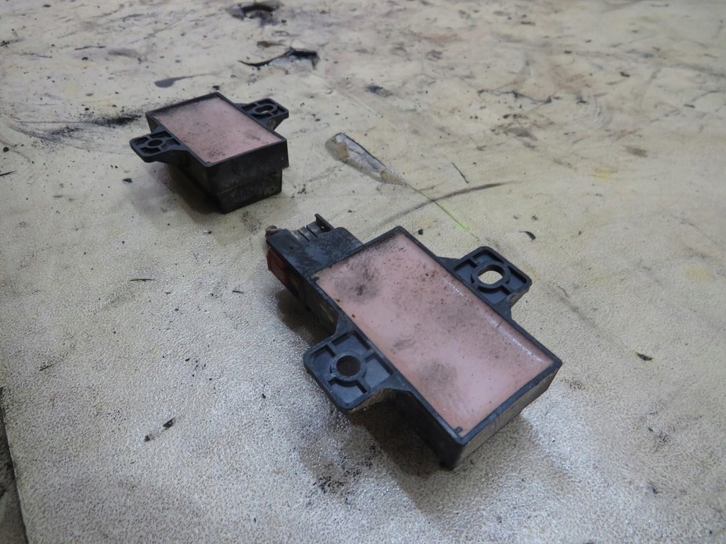 ΑΙΣΘΗΤΗΡΑΣ ΠΙΕΣΗΣ ΕΛΑΣΤΙΚΩΝ JEEP WK 3.0 CRD 56053034AC Product image