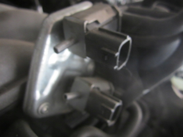 MUSTANG 5.0 GT MANIFOLD VACUUM VALVE JL3E-9J559-AA JR3E-9S455-CC Product image