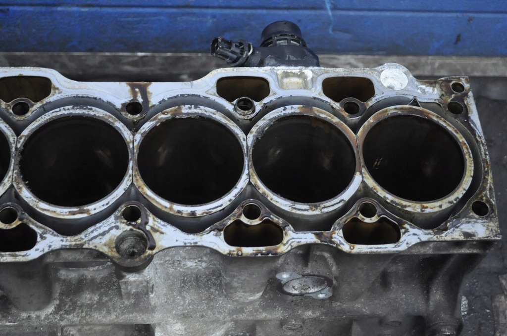 VOLVO S80 V70 XC70 XC90 3.2 B ENGINE BLOCK B6324S Product image