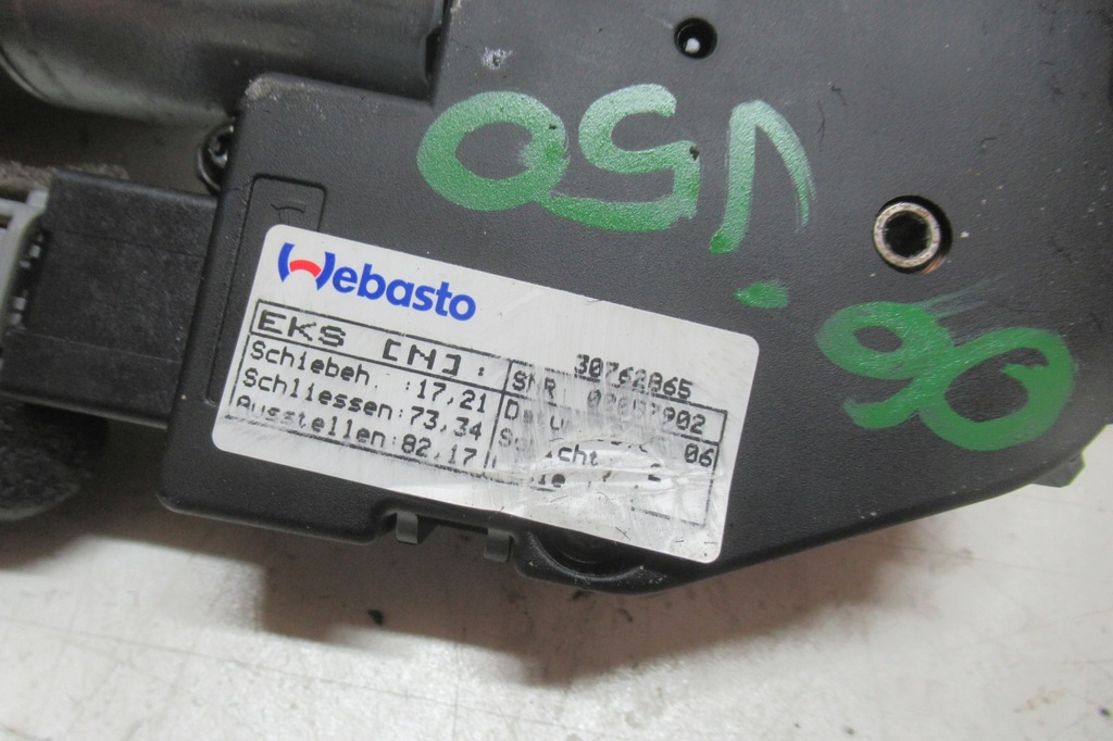 VOLVO V50 2.4 D 06R COMBI SUNROOF MOTOR 4N51-F53508AD Product image