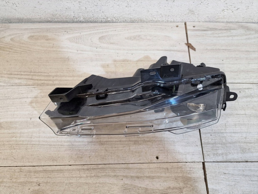 TESLA MODEL 3 Y LIFT HALOGEN RIGHT 1507933-00-C ΠΡΩΤΟΤΥΠΟ ΝΕΑ φώτα ομίχλης Product image
