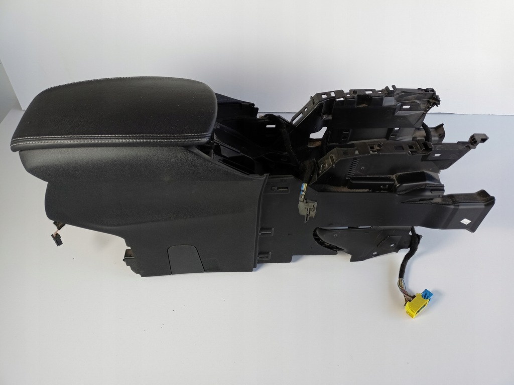 CITROEN DS5 CENTER TUNNEL ARRMREST EUROPE Product image