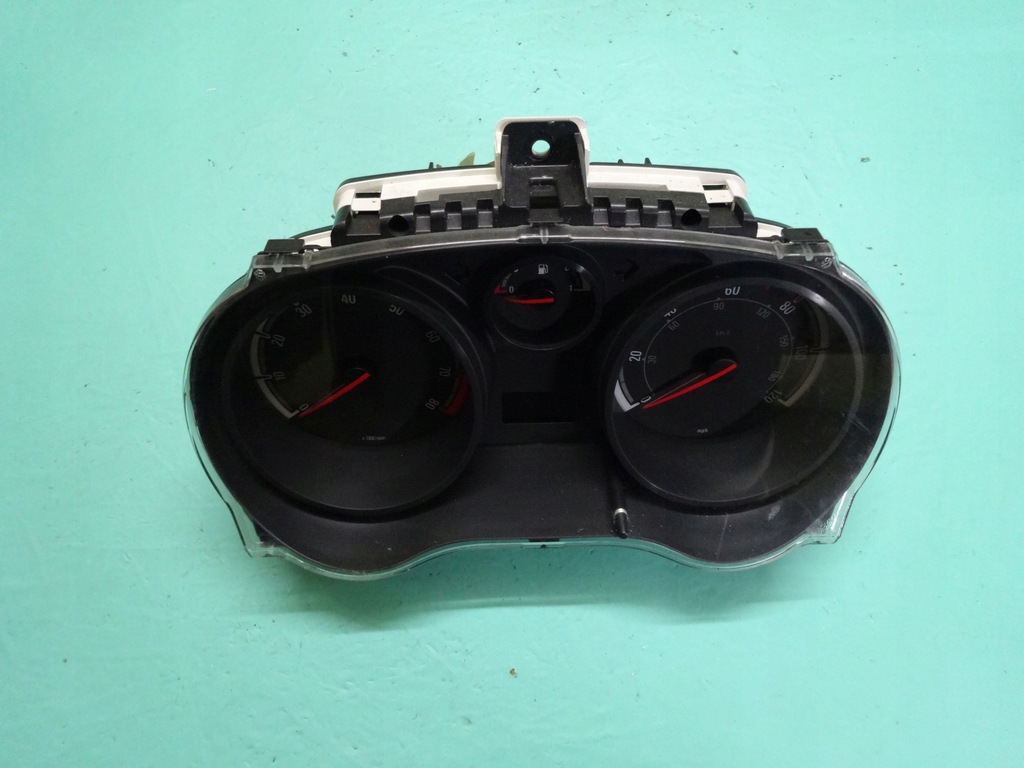 OPEL CORSA D 1.2 B 13r licznik zegary ANGLIK P0013372990 1303304 Product image
