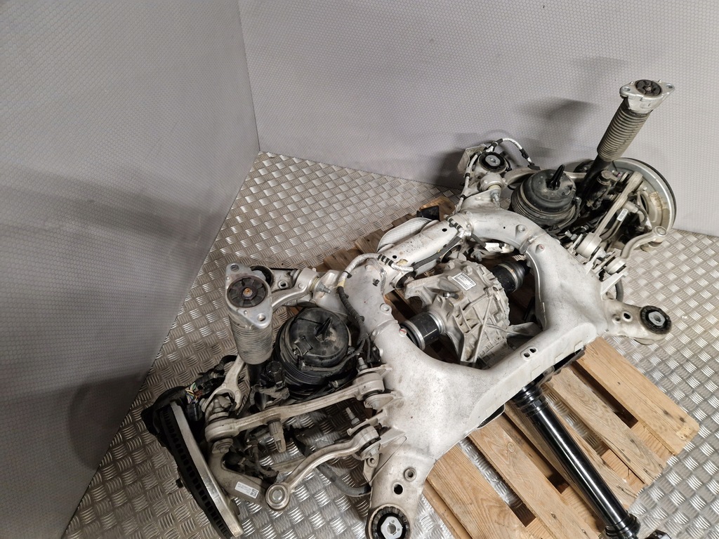 ΠΙΣΩ ΑΝΑΡΤΗΣΗ ΠΑΓΚΟΣ ΑΞΟΝΑΣ SLEDGE BOARD RANGE ROVER SPORT III 3 L461 2022- Product image