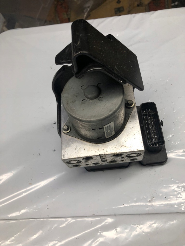GRAND CHEROKEE WK2 ABS PUMP CONTROLER 68164629AB Product image