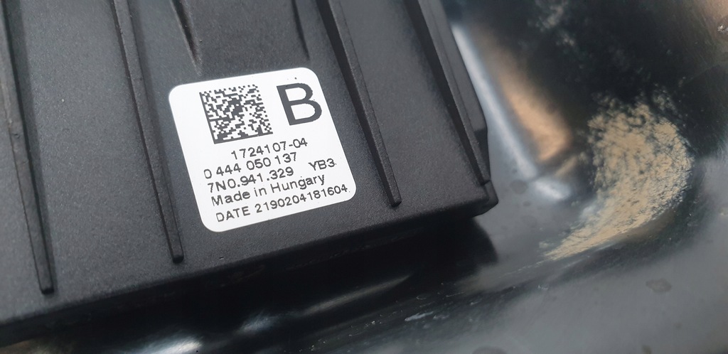ADBLUE TANK PUMP VW T5 T6 MULTIVAN 7E0131877G 0444040011 5Q0131969C Product image
