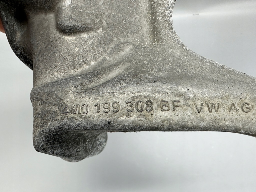 AUDI Q7 SQ7 Q8 SQ8 II 4M 4.0 TFSI ΔΕΞΙ Στήριγμα ΚΙΝΗΤΗΡΑ ΔΕΞΙ Product image