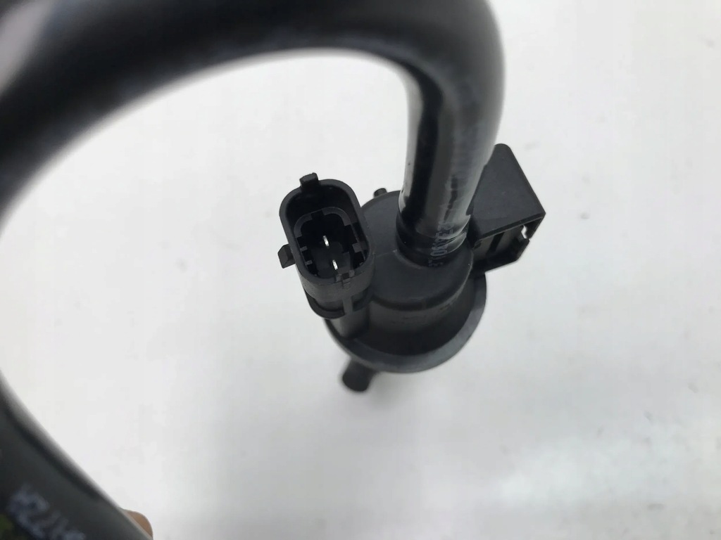 VOLVO XC 40 XC40 2023 2.0 HYBRID HOSE PIPE FUEL PIPE VALVE 32363309 Product image