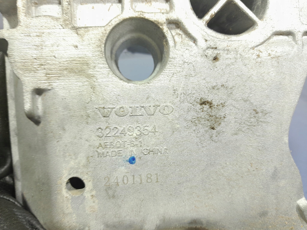 VOLVO XC40 I ​​LIFT 2.0 B3 HYB 163 HP GEARBOX MOUNT AUT 32249354 Product image