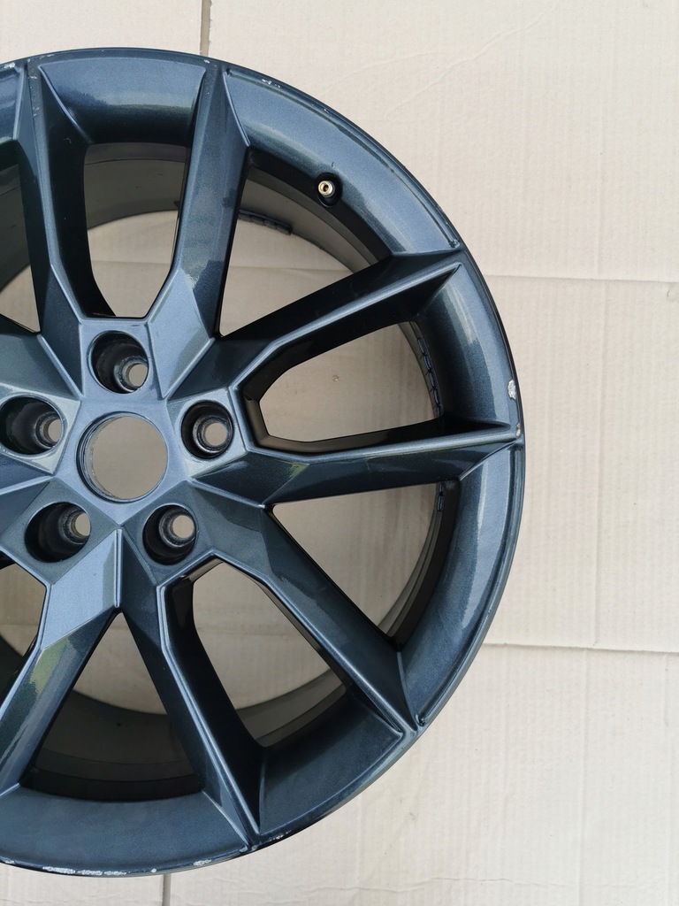 RIM SKODA OCTAVIA III 5E0 RS 18'' 7.5JX18 ET-51 5X112 5E0601025 Product image