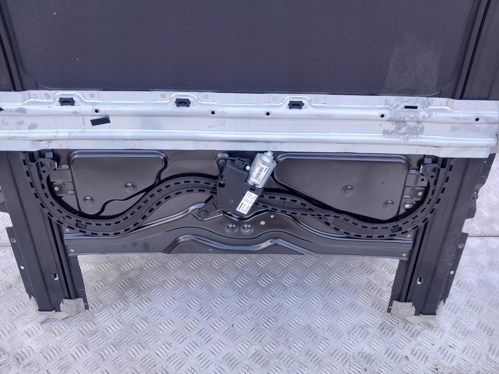 ΟΔΗΓΟΙ ΠΛΗΡΗΣ ΗΛΙΟΣΤΕΦΗ ΓΥΑΛΙΝΗ ΣΤΕΓΗ BMW F10 5 11-17 SEDAN 8060816 Product image