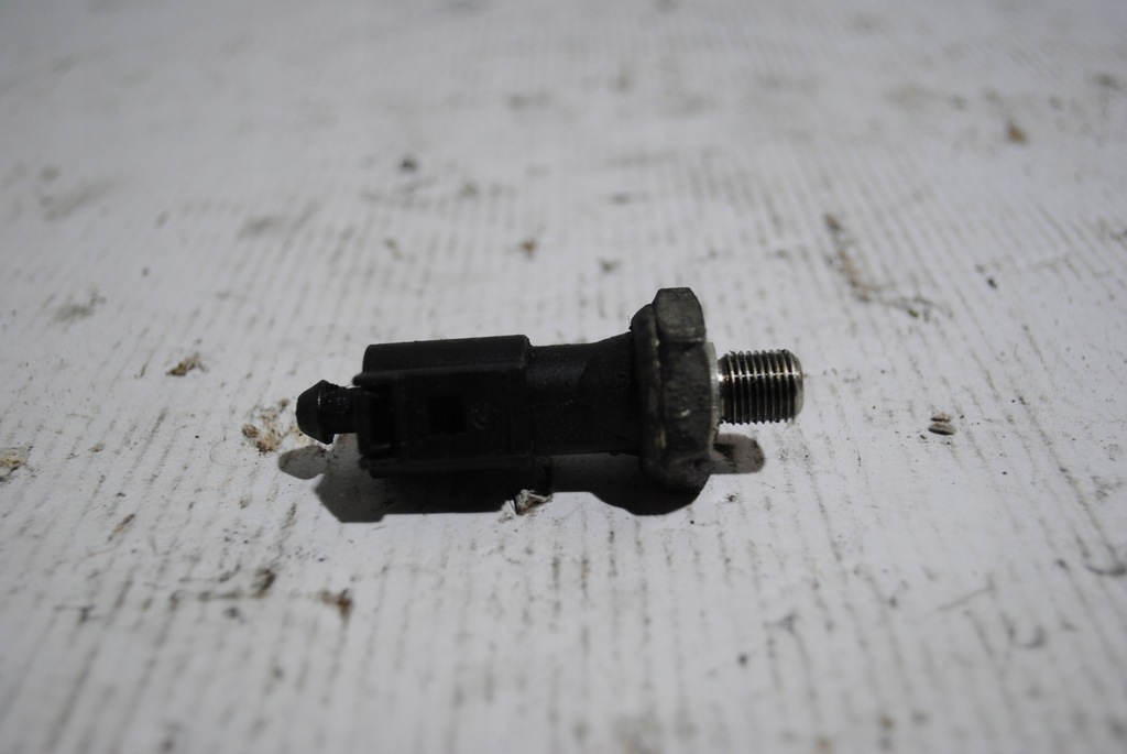 ΑΙΣΘΗΤΗΡΑΣ ΠΙΕΣΗΣ ΛΑΔΙΟΥ A3 8P 1.6 FSI 1J0973701 Product image
