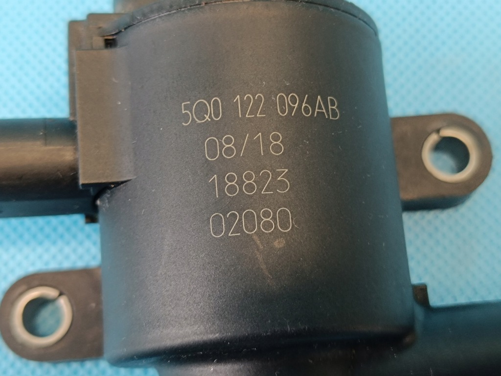 SKODA SUPERB 3 COMBI 2.0 TFSI 206KW 4X4 2018 ΑΝΤΛΙΑ ΝΕΡΟΥ 5Q0122096AB Product image