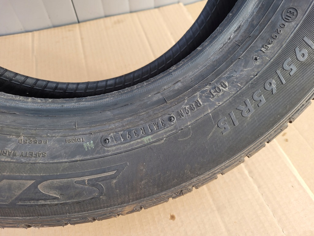 195/65 R15 91H DUNLOP SP SPORT 01 NEW Product image