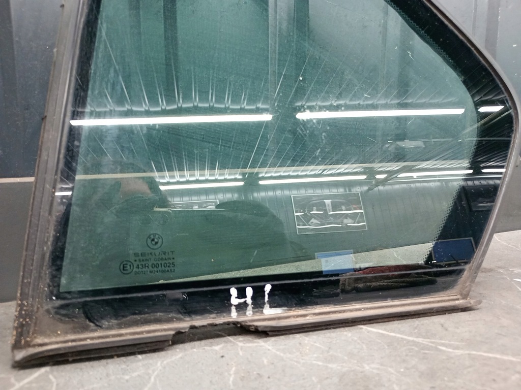 Τρίγωνο παραθύρου πόρτας αριστερά πίσω BMW E38 94-01R Product image