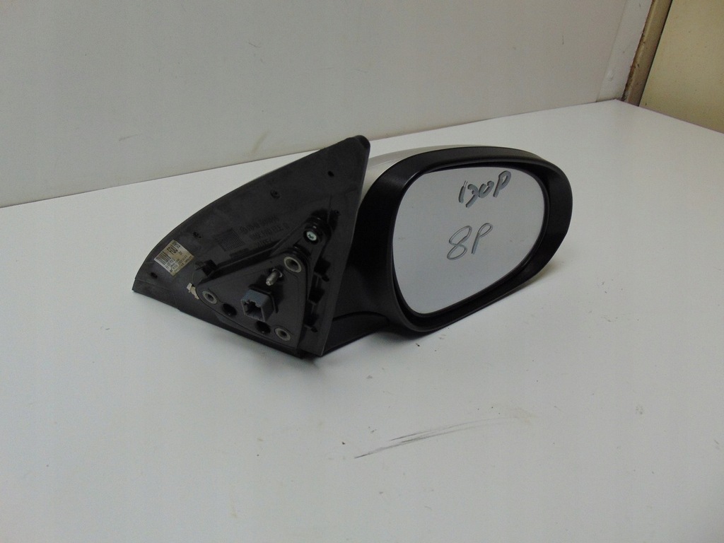 ΚΑΘΡΕΠΤΗΣ ΔΕΞΙΟΣ HYUNDAI I30 1 LIFT 8 PIN EUROPA 87620-2R700 Product image