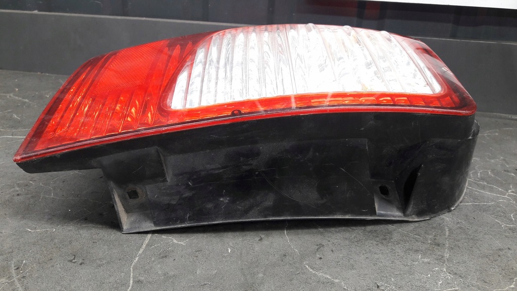 92401-M31 αριστερός πίσω προβολέας Kia Joice Product image