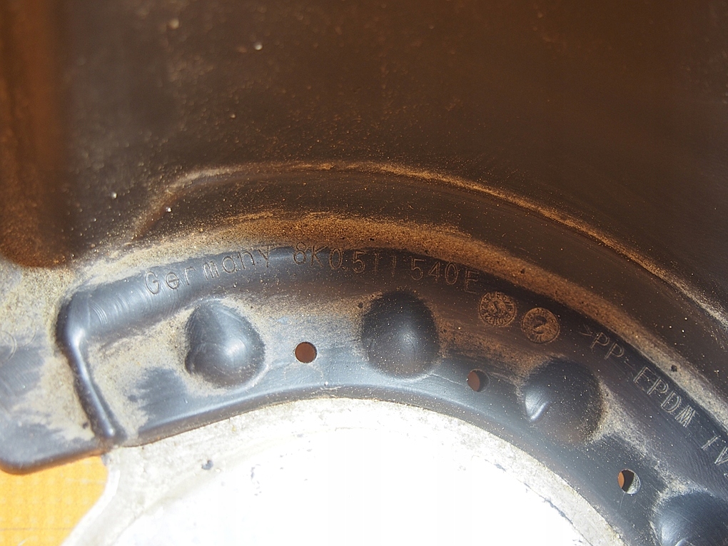 Audi A5 8T LIFT 14KM Ελατήριο Κάλυμμα Πίσω ΔΕΞΙΑ 8k0511540e Product image