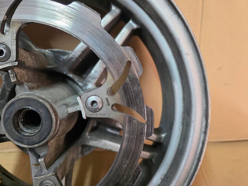 Suzuki Burgman ένα 650 02-12 κοντά στο πίσω χείλος Product image