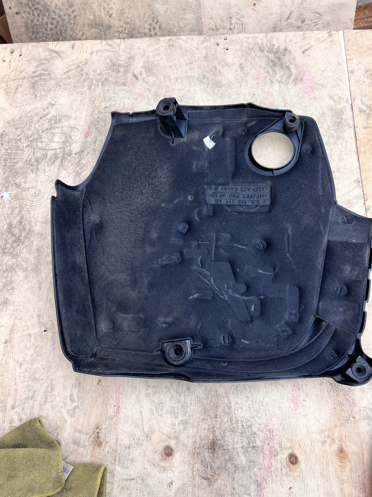 Audi A6 C7 OE OSŁONA SILNIKA 03L103925AB Product image