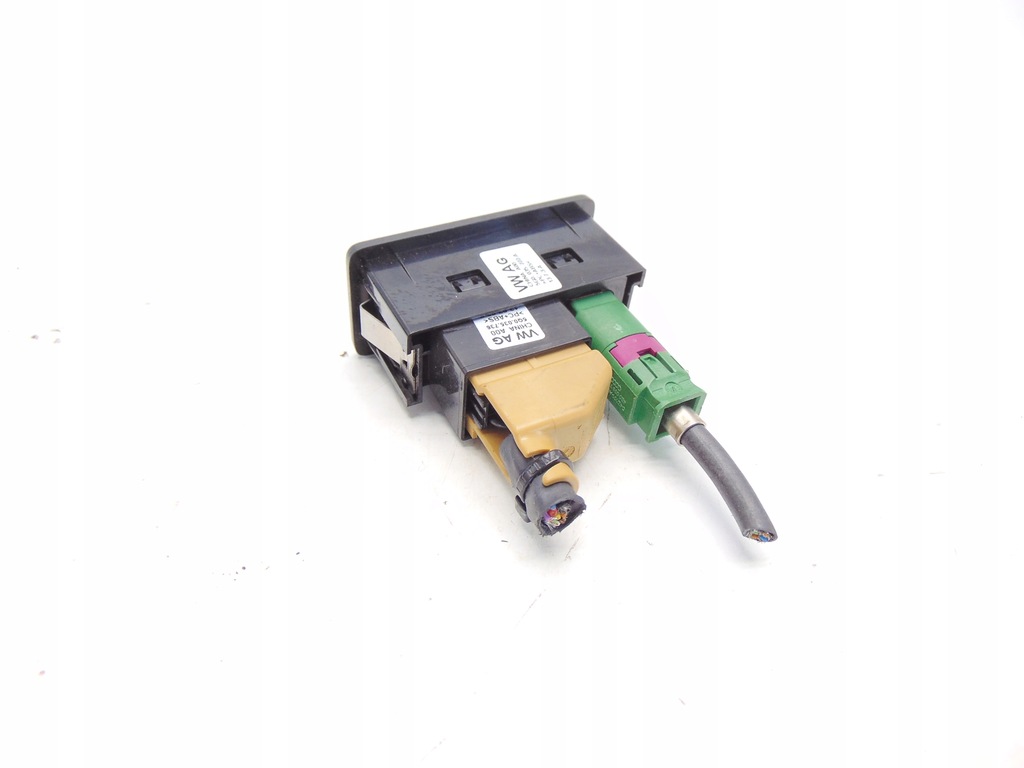 MEDIA AUX SOCKET VW GOLF 7 5G0035222A 5Q0035736 Product image