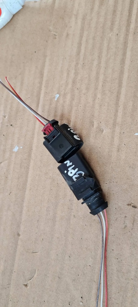 A5 8W PLUG CUBE 1J0973803 VW AUDI A4 B9 8W A5 Q7 4M Q5 80A Product image