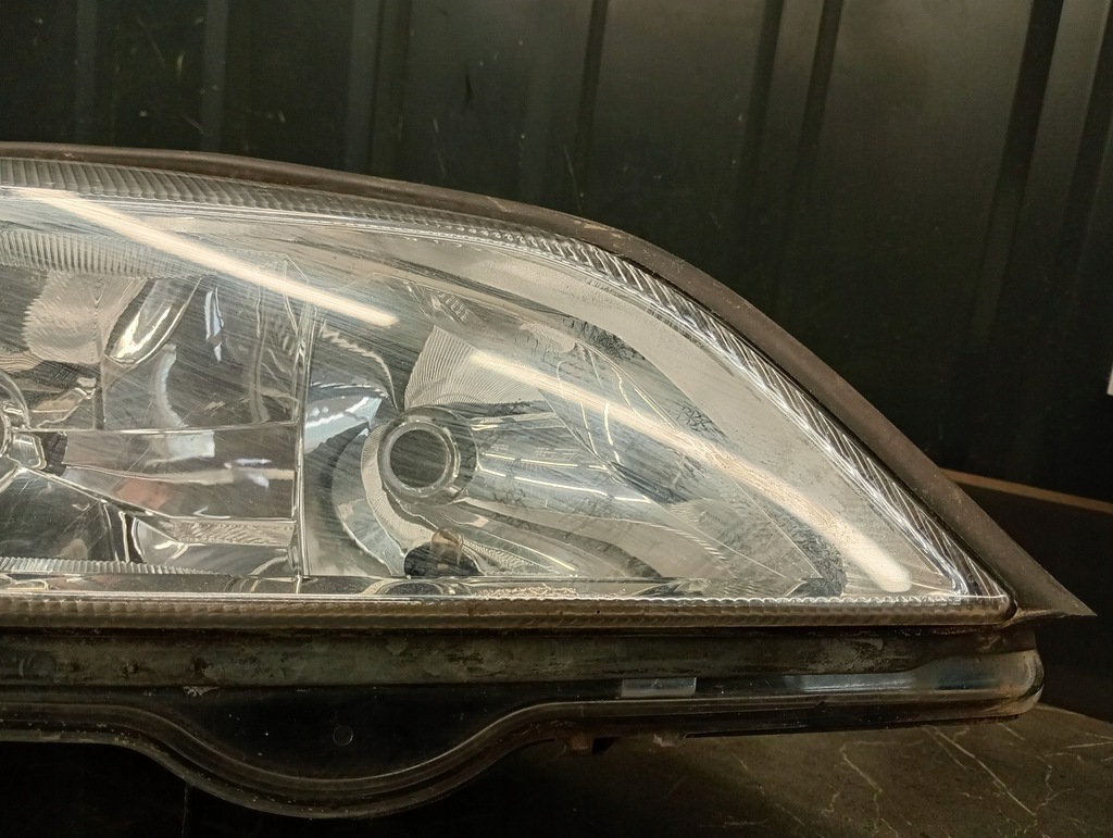 Δεξιά προβολέας Opel Astra II Hella Product image