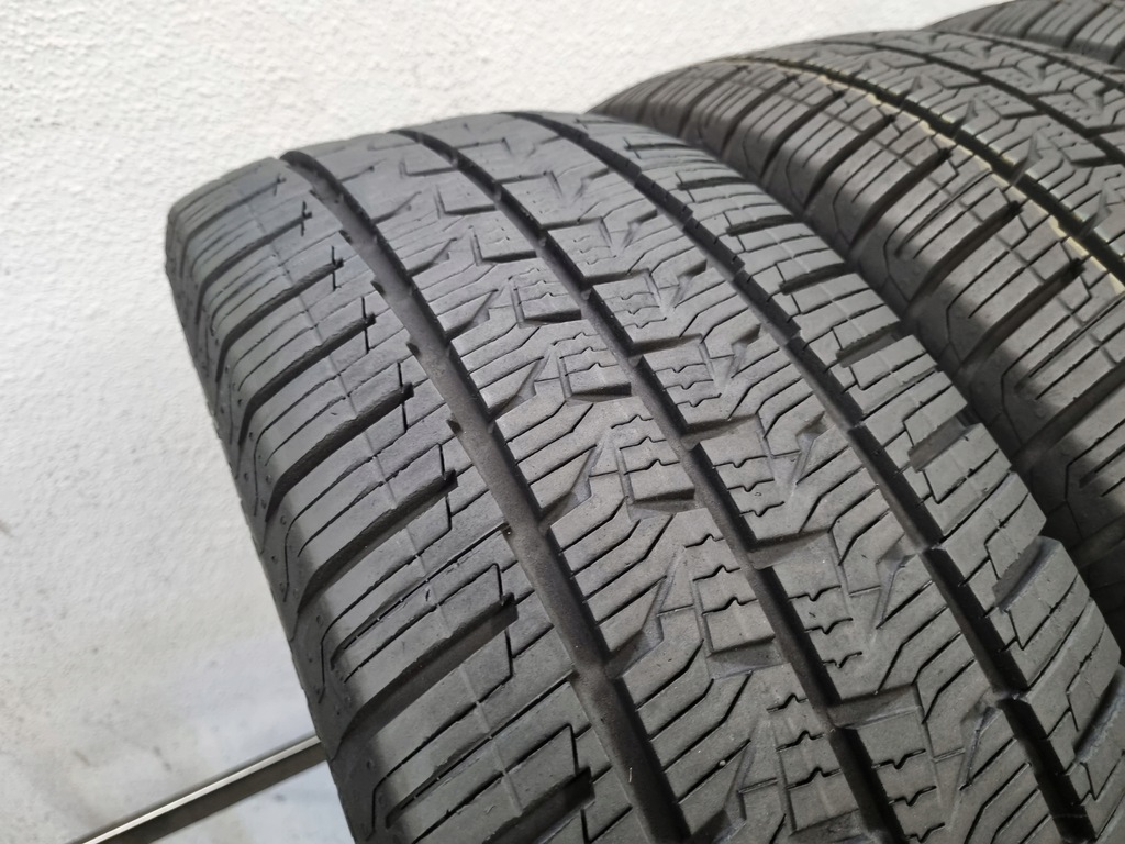 235 60 17C 114/112R Continental VANCONTACT 4SEASON SET Product image