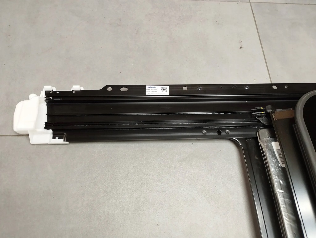 Audi A5 Sportback 8TA Sunroof 8T8877041E Product image